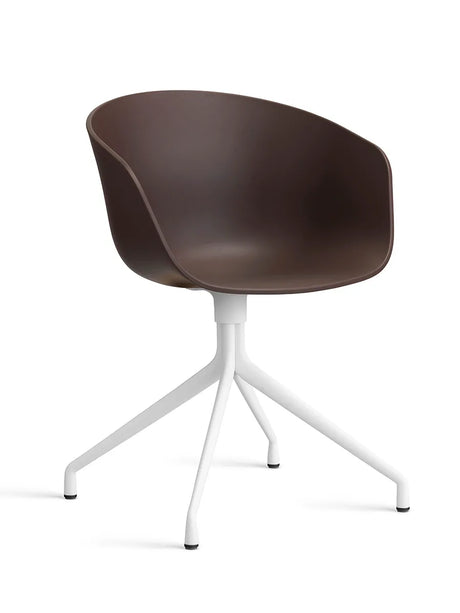 About a Chair AAC20 fra Hay - Raisin / Hvid pulverlakeret aluminium - Jacobsen Plus