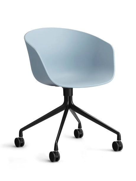 About a Chair AAC24 von Hay - Schieferblau / Schwarz pulverbeschichtetes Aluminium - Jacobsen Plus