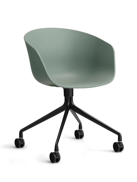 About a Chair AAC24 von Hay - Herbst-Grün / Schwarz pulverbeschichtetes Aluminium - Jacobsen Plus