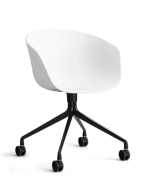 About a Chair AAC24 von Hay - Weiß / Schwarz pulverbeschichtetes Aluminium - Jacobsen Plus