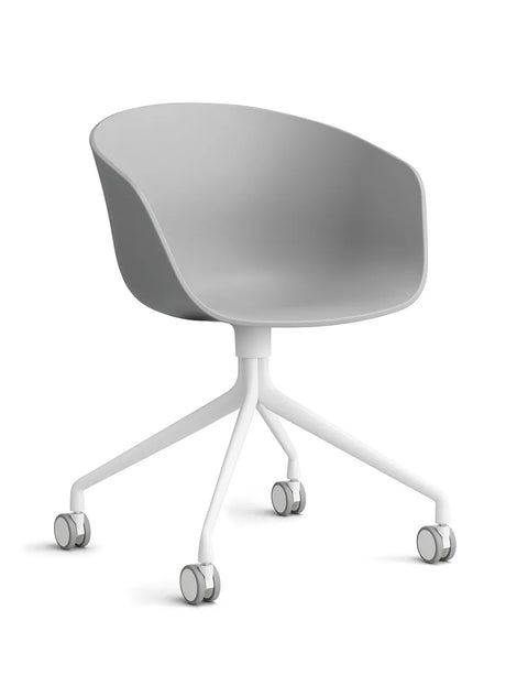 About a Chair AAC24 von Hay - Concrete Grau / Weißes pulverbeschichtetes Aluminium - Jacobsen Plus