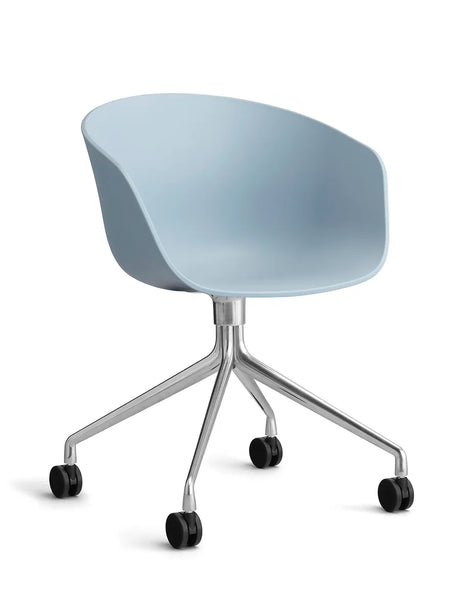 About a Chair AAC24 von Hay - Schieferblau / Poliertes Aluminium - Jacobsen Plus