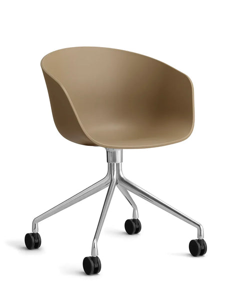 About a Chair AAC24 von Hay - Clay / Poliertes Aluminium - Jacobsen Plus