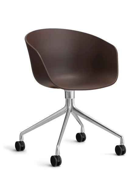 About a Chair AAC24 von Hay - Raisin / Poliertes Aluminium - Jacobsen Plus