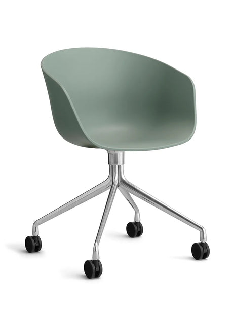 About a Chair AAC24 von Hay - Herbst-Grün / Poliertes Aluminium - Jacobsen Plus