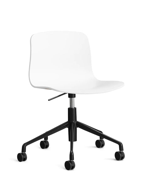About a Chair AAC50 fra Hay - White / Sort pulverlakeret aluminum - Jacobsen Plus