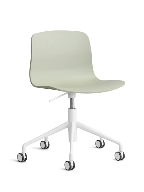 About a Chair AAC50 fra Hay - Pastel green / Hvid pulverlakeret aluminium - Jacobsen Plus