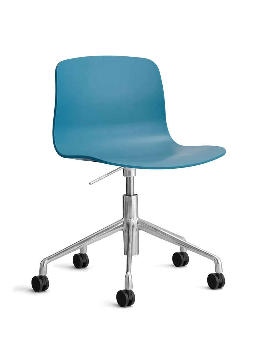 About a Chair AAC50 fra Hay - Azure Blue / Poleret aluminium - Jacobsen Plus