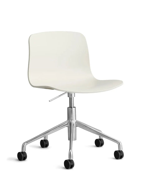 About a Chair AAC50 fra Hay - Melange Cream / Poleret aluminium - Jacobsen Plus