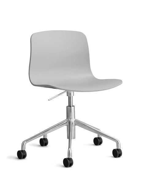 About a Chair AAC50 fra Hay - Concrete grey / Poleret aluminium - Jacobsen Plus