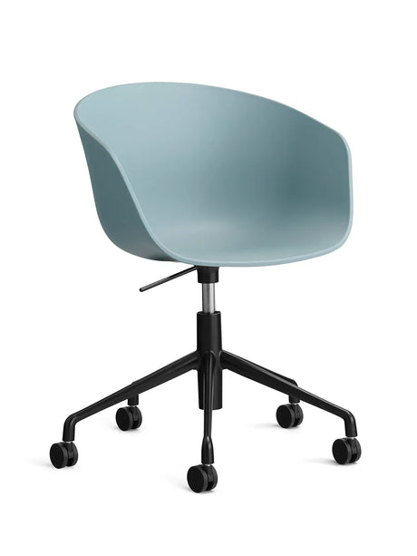 About a Chair AAC52 fra Hay - Dusty blue / Sort pulverlakeret aluminum - Jacobsen Plus