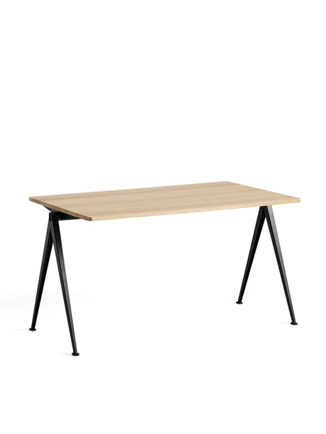 Pyramid 01 Tisch von Hay - Lakeret Eg (mat lak) / Schwarz pulverbeschichteter Stahl / 140 x 75 cm - Jacobsen Plus