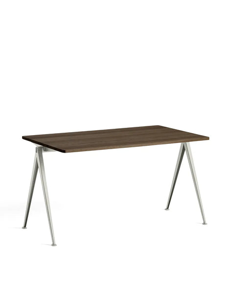 Pyramid 01 Tisch von Hay - Geräucherte Eiche (Öl) / Beige pulverbeschichteter Stahl / 140 x 75 cm - Jacobsen Plus