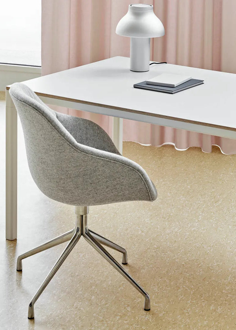 About a Chair AAC121 fra Hay