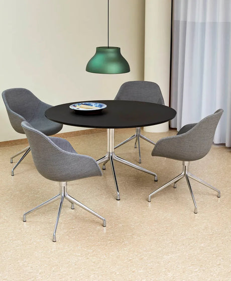 About a Chair AAC121 von HAY - Steelcut / Schwarz pulverbeschichtetes Aluminium - Jacobsen Plus