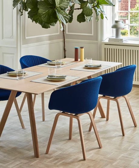 About a Chair AAC23 Soft von HAY - Preisklasse 1 / Lackierte Eiche - Jacobsen Plus