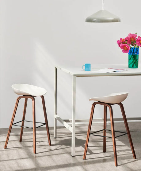 About a Stool AAS32 von HAY - Niedrig - B 50 x T 43 x H 64-75 cm / Schwarz / Lackierte Eiche - Jacobsen Plus