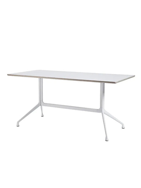 About a Table AAT10 Esstisch von HAY - L 160 x T 80 x H 74 cm / Schwarz pulverbeschichtetes Aluminium / Schwarzes Linoleum - Jacobsen Plus