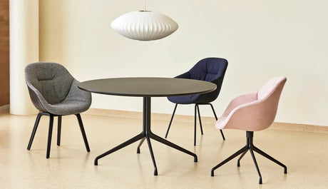 About a Chair AAC121 Soft von HAY - Steelcut / Schwarz pulverbeschichtetes Aluminium - Jacobsen Plus