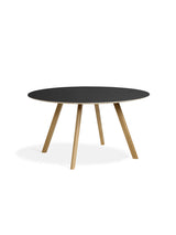 Copenhague CPH25 Tisch, Ø140 cm von HAY - Lackierte Eiche / Schwarzes Linoleum - Jacobsen Plus