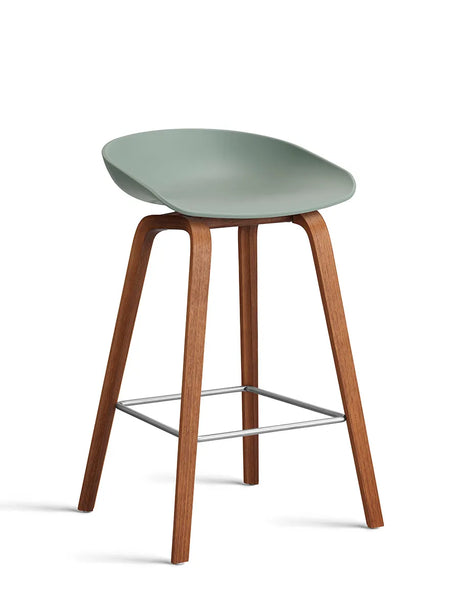 About a Stool AAS32 von HAY - Niedrig - B 50 x T 43 x H 64-75 cm / Fall Green / Lackierte Walnuss - Jacobsen Plus