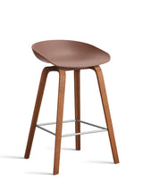 About a Stool AAS32 von HAY - Niedrig - B 50 x T 43 x H 64-75 cm / Soft Brick / Lackierte Walnuss - Jacobsen Plus