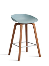 About a Stool AAS32 von HAY - Niedrig - B 50 x T 43 x H 64-75 cm / Staubblau / Lackierte Walnuss - Jacobsen Plus
