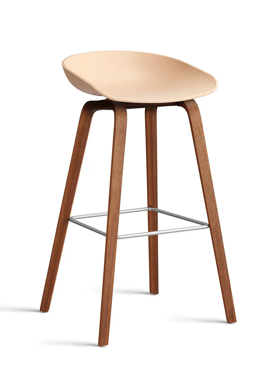 About a Stool AAS32 von HAY