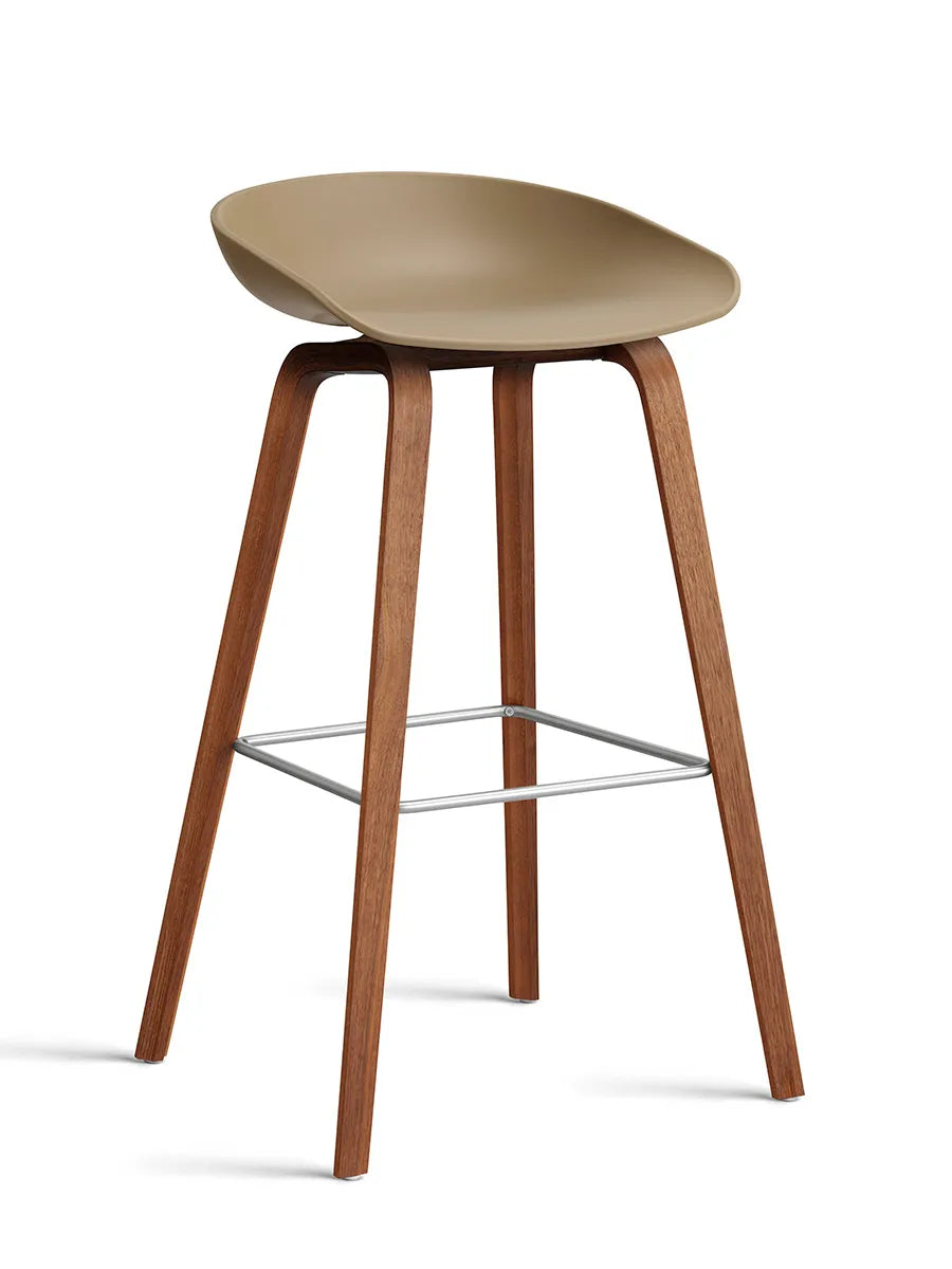 About a Stool AAS32 von HAY