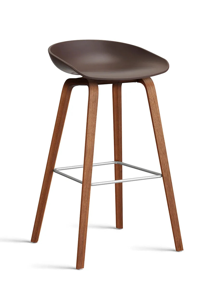About a Stool AAS32 von HAY