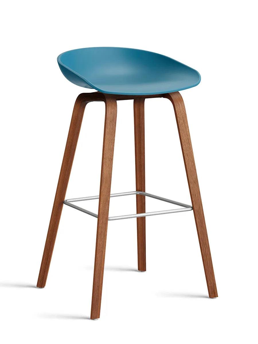 About a Stool AAS32 von HAY - Hoch - B 50 x T 46 x H 74-85 cm / Azureblau / Lackierte Walnuss - Jacobsen Plus