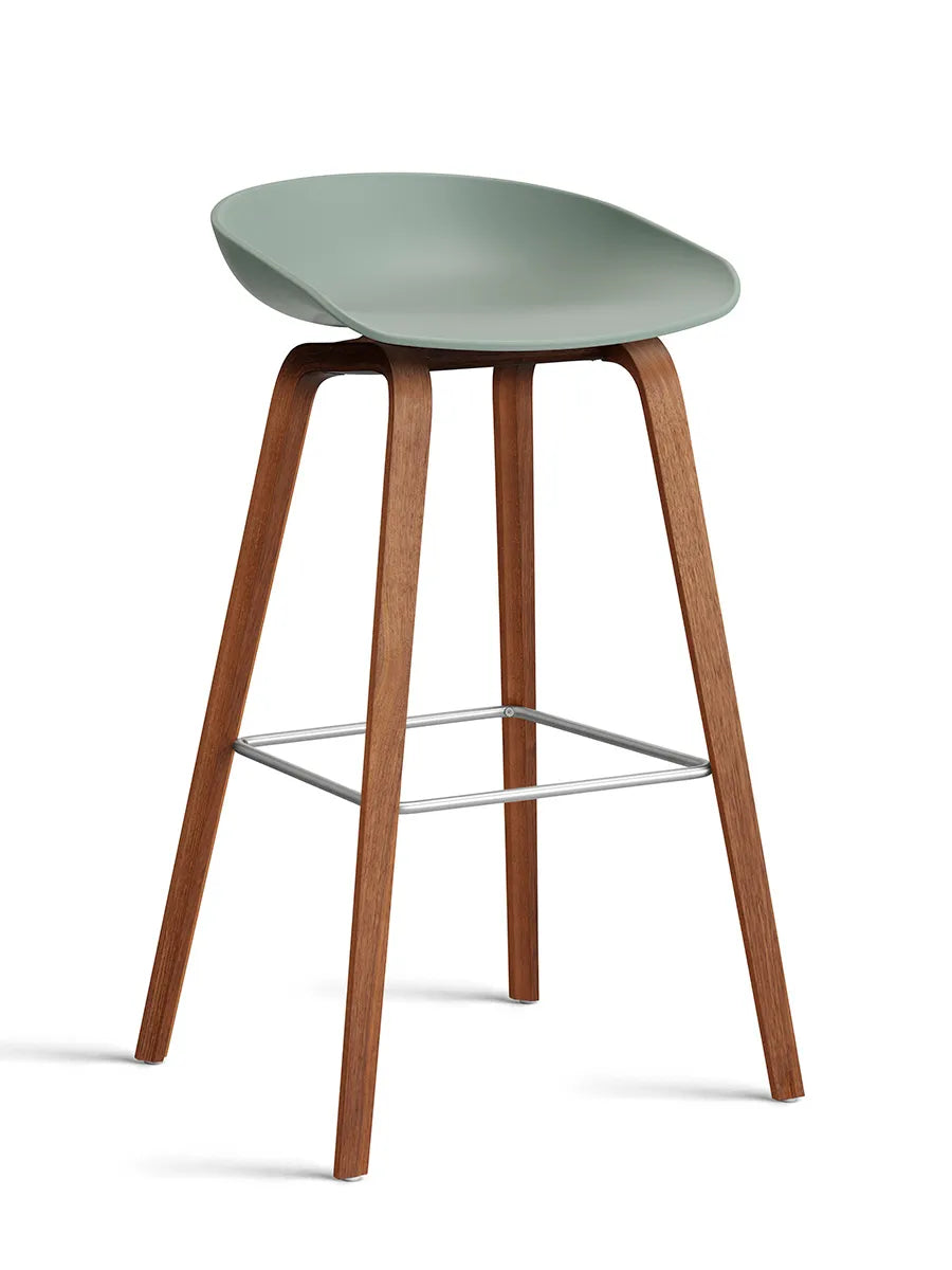 About a Stool AAS32 von HAY