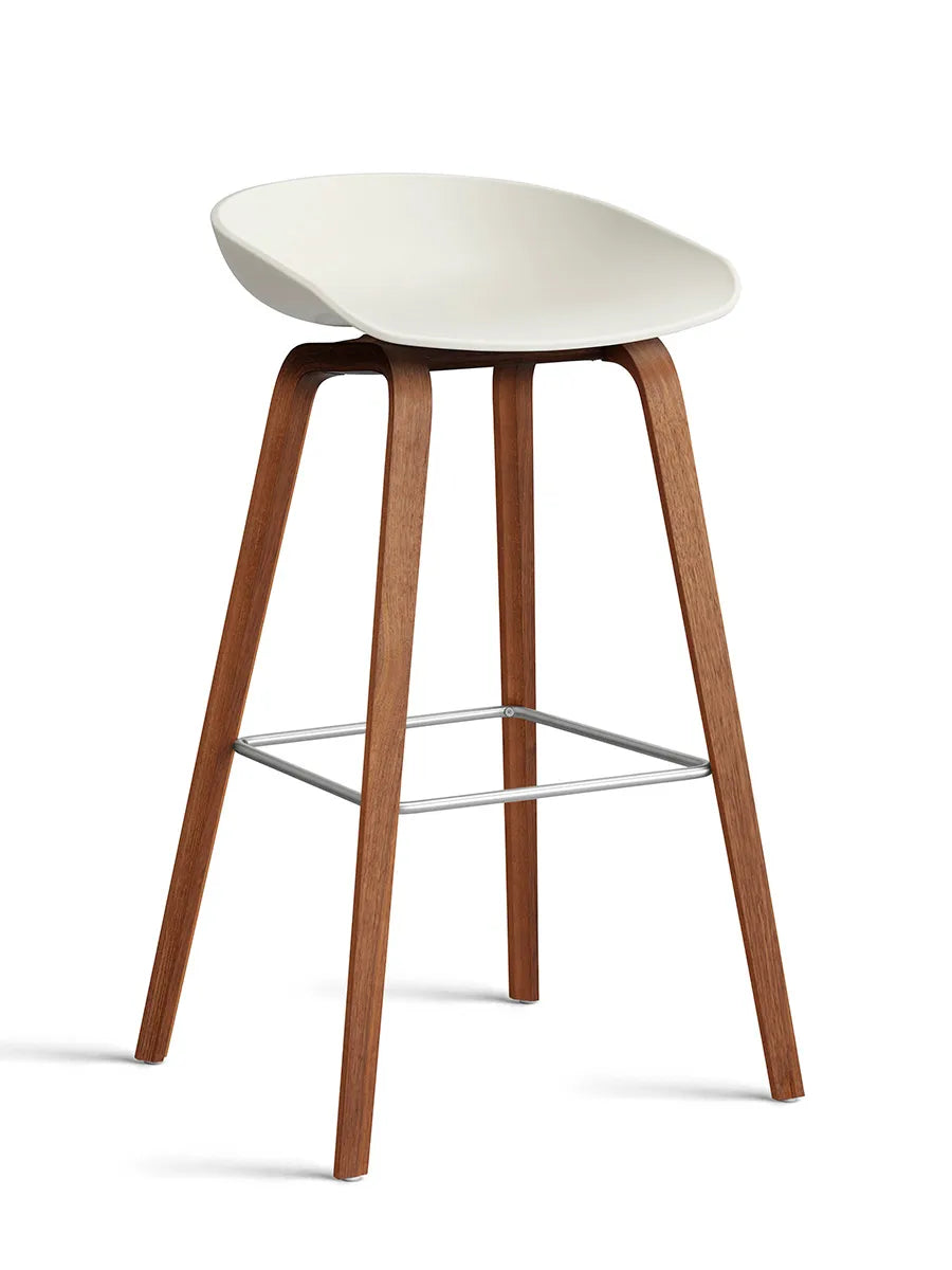 About a Stool AAS32 von HAY - Hoch - B 50 x T 46 x H 74-85 cm / Melange Cream / Lackierte Walnuss - Jacobsen Plus