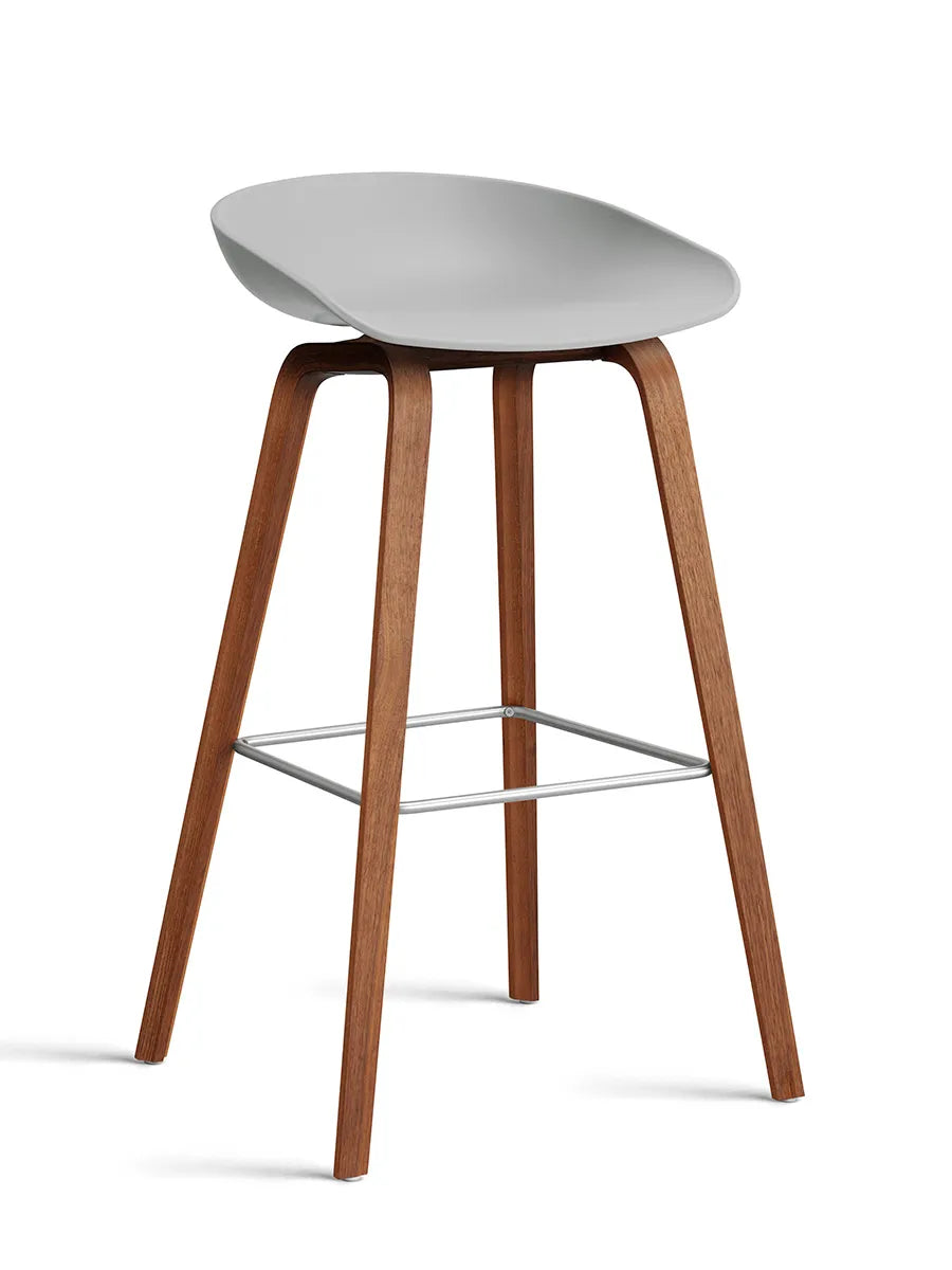 About a Stool AAS32 von HAY