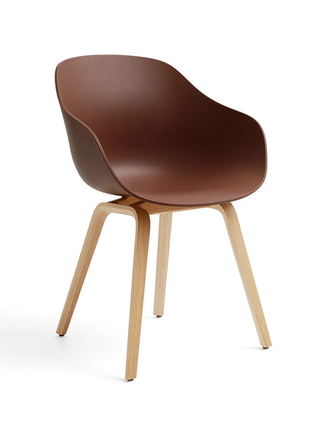 About a Chair AAC 222 fra Hay - Soft Brick / Lakeret eg - Jacobsen Plus