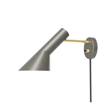 AJ Væglampe fra Louis Poulsen - Warm Grey/Brass - Jacobsen Plus