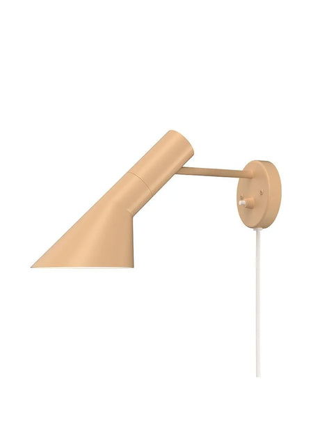 AJ Wandleuchte von Louis Poulsen - Warmer Sand - Jacobsen Plus