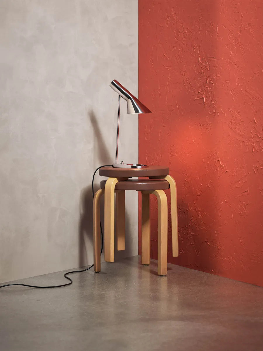 AJ bordlampe fra Louis Poulsen