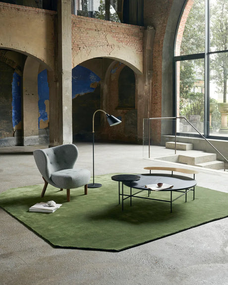 AJ7 Bellevue Stehleuchte von Arne Jacobsen - Black & Brass - Jacobsen Plus