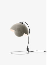 Flowerpot VP4 Tischleuchte af Verner Panton - Grey Beige - Jacobsen Plus
