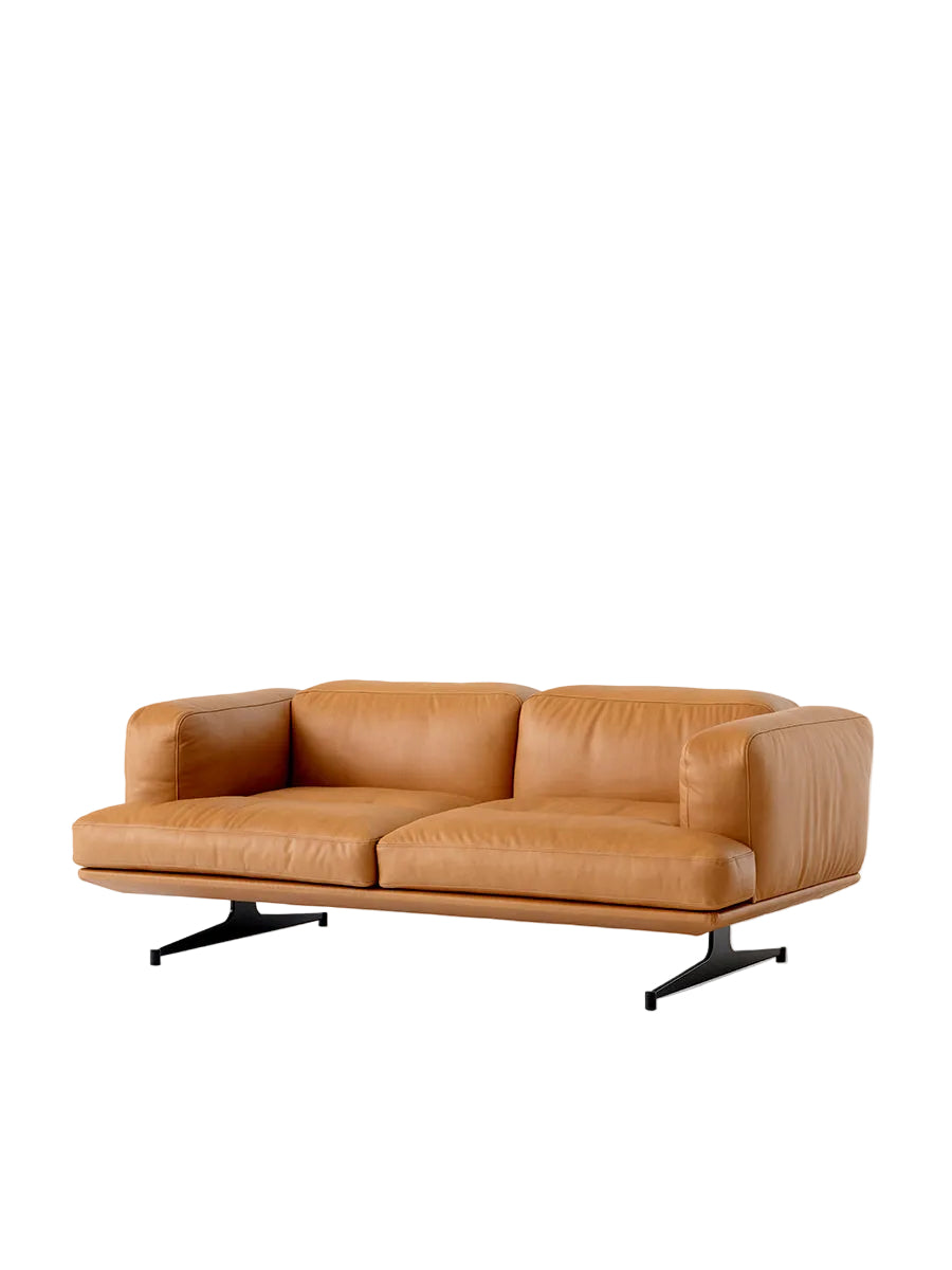 Inland AV22 Sofa von &Tradition - Noble Cognac Leder - Jacobsen Plus