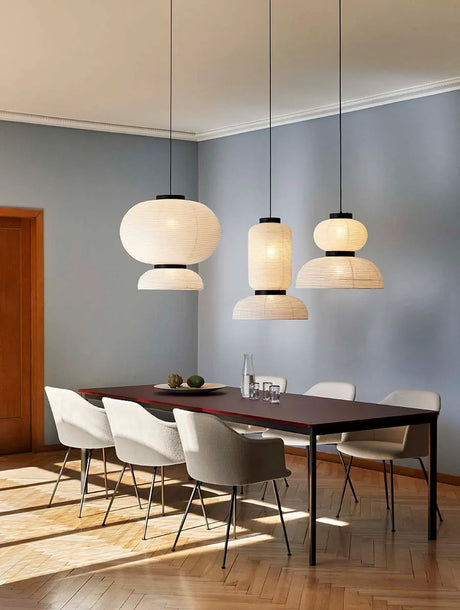 Drip Tisch von &Tradition - L: 141-170 x B: 80 x H: 74 cm / Schwarzes Aluminium / Black Fenix Nano Laminat - Jacobsen Plus