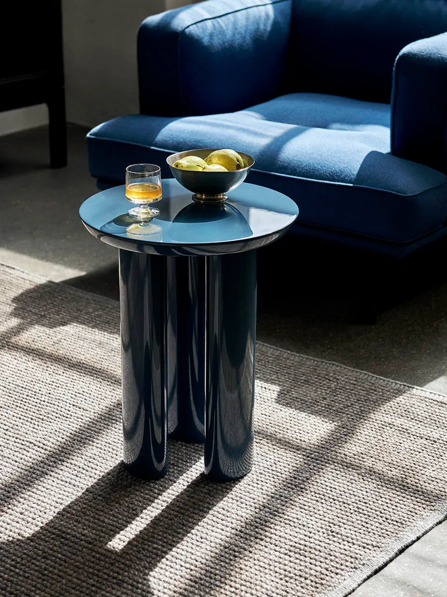 Inland AV21 Lounge Chair fra &Tradition