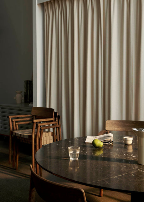 In Between Bord SK20, Bronzed Gestell von &tradition - Nero Marquina - Jacobsen Plus