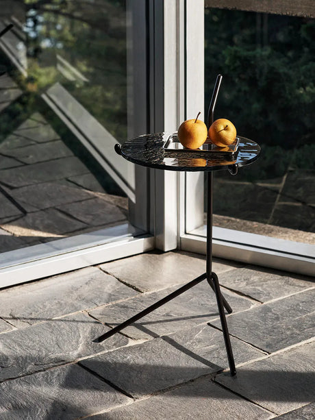 Halten SH9 Beistelltisch, warm black & smoked Glas von &Tradition - 3 - Jacobsen Plus