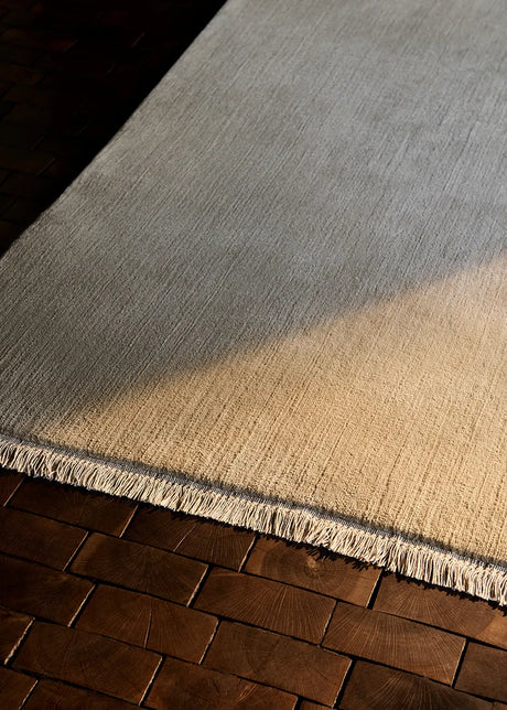 The Moor Rug AP18 von &Tradition - Beige Dew - Jacobsen Plus