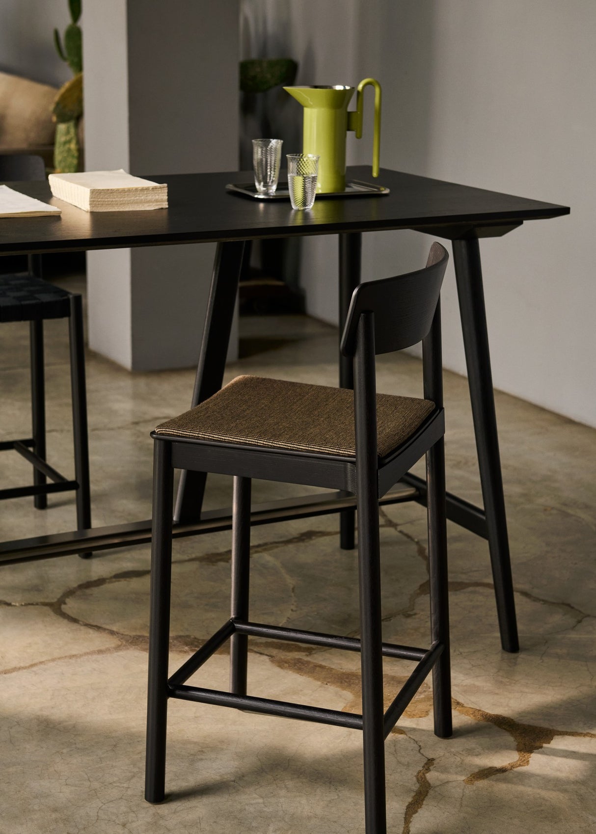 Betty TK14 Counterstuhl mit Polsterung von &Tradition - 2 - Jacobsen Plus