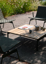 Ville Loungeset in Teak & Bronze Green mit 1 Loungetisch, 1 Hocker und 2 Stühlen von &Tradition - 2 - Jacobsen Plus