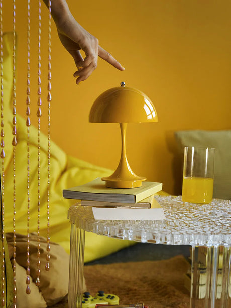 Panthella 160 Portable V3, opaque yellow von Verner Panton - 2 - Jacobsen Plus