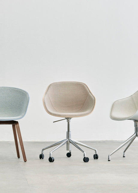 About a Chair AAC52 Vorderpolsterung, weiße Schale von Hay - 2 - Jacobsen Plus